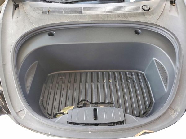 2021 TESLA MODEL 3 — Engine bay