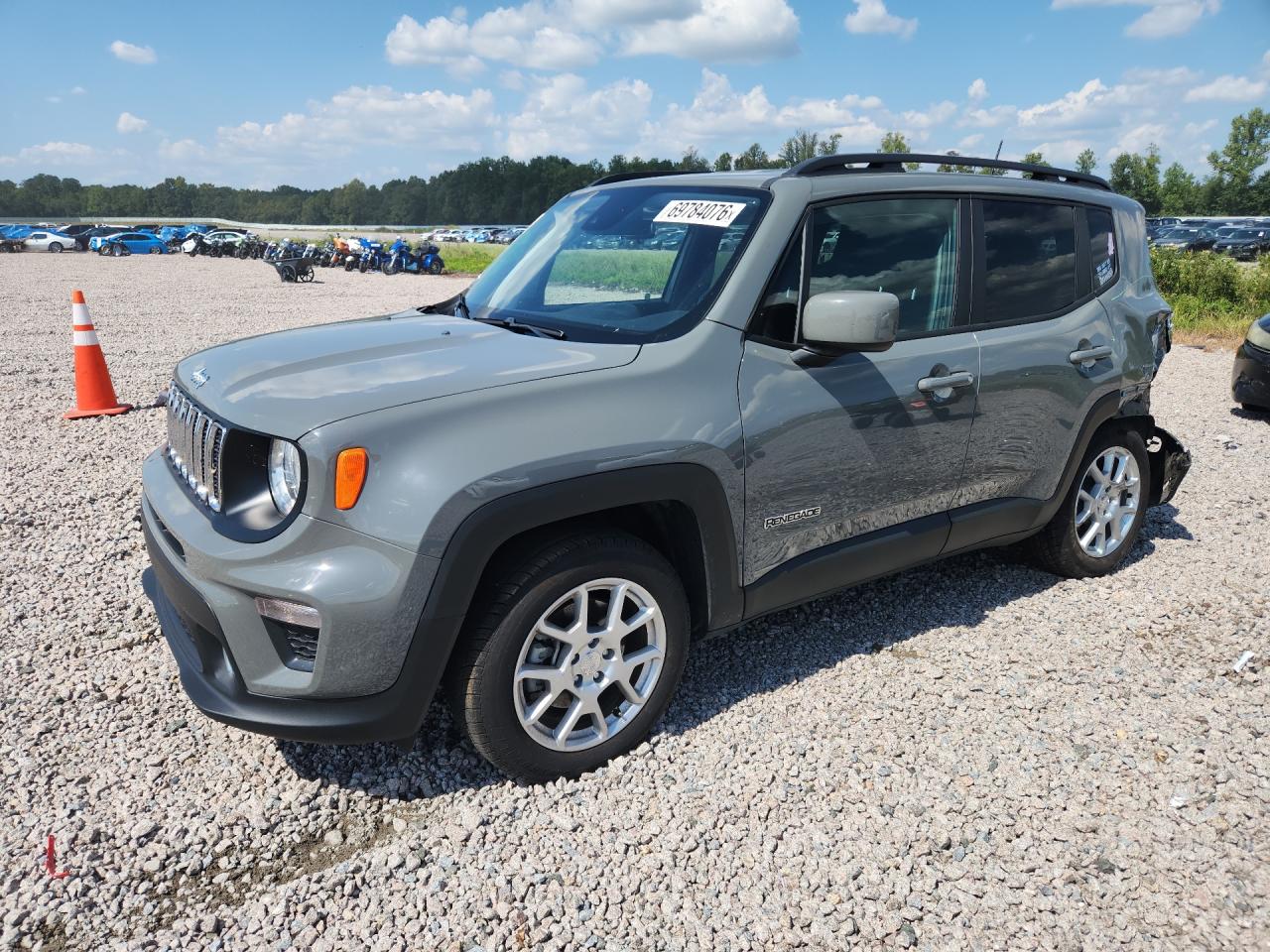 2021 JEEP RENEGADE Latitude — Front 3/4