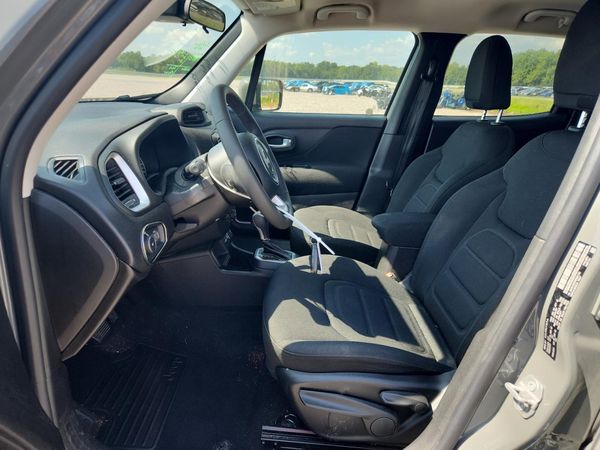 2021 JEEP RENEGADE Latitude — DENT