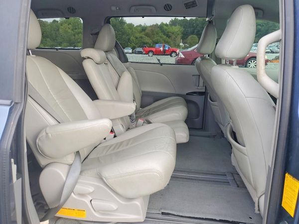 2014 TOYOTA SIENNA — PSRS