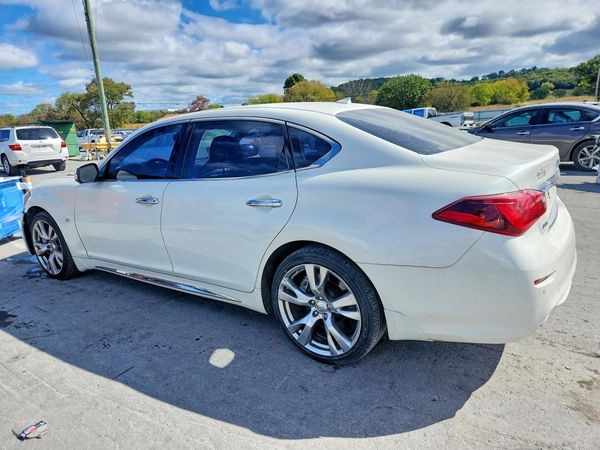 2017 INFINITI Q70L — DSRA