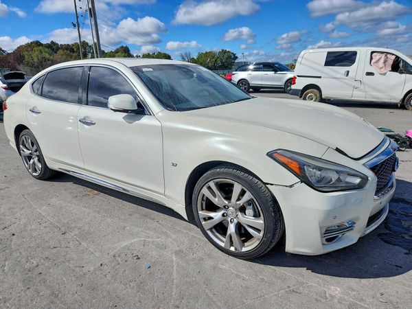 2017 INFINITI Q70L — Passenger 3/4
