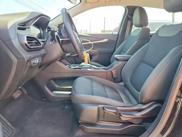 2023 CHEVROLET BOLT EUV LT — DENT