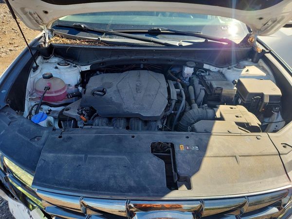 2023 HYUNDAI TUCSON — Engine bay
