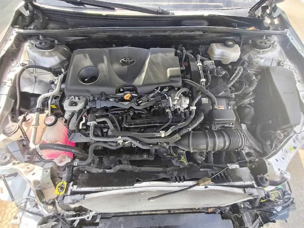 2022 TOYOTA CAMRY LE — Engine bay