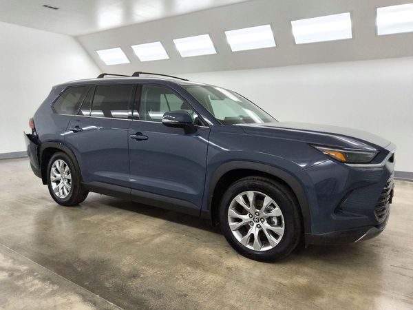 2025 TOYOTA GRAND HIGHLANDER — Passenger 3/4