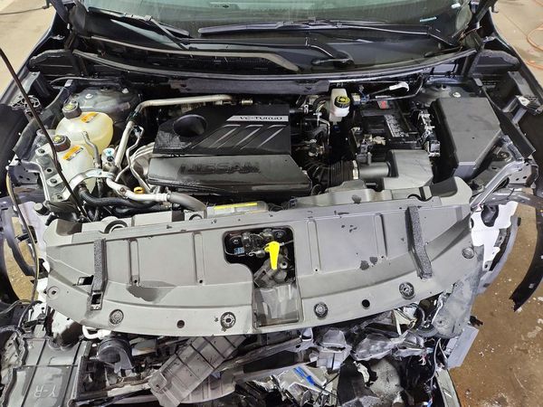 2025 NISSAN ROGUE SV — Engine bay