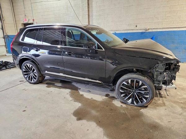 2026 VOLVO XC90 Plus Bright — Passenger 3/4
