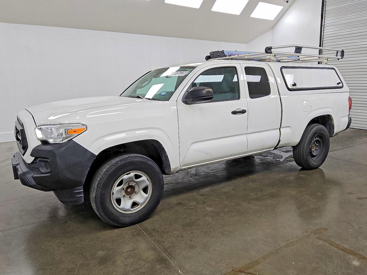 2021 TOYOTA TACOMA SR5 — Front 3/4