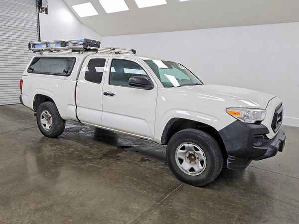 2021 TOYOTA TACOMA SR5 — Passenger 3/4