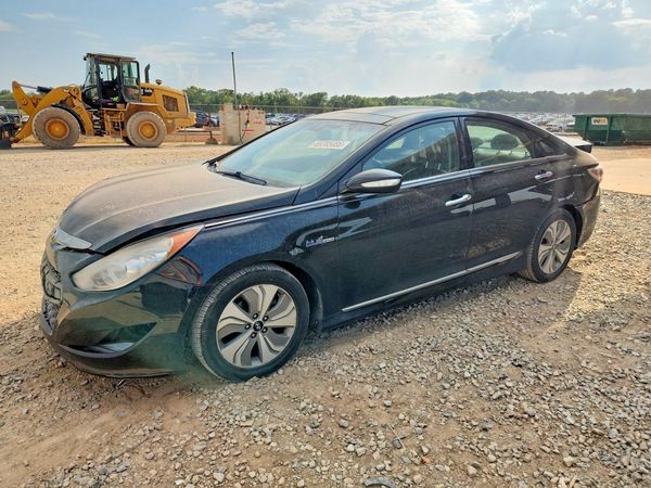 2013 HYUNDAI SONATA — DSFA — Front 3/4