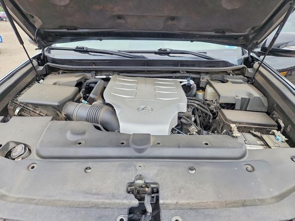 2015 LEXUS GX 460 — Engine bay