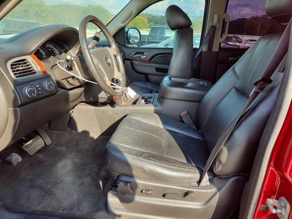 2013 CHEVROLET TAHOE LT — DENT