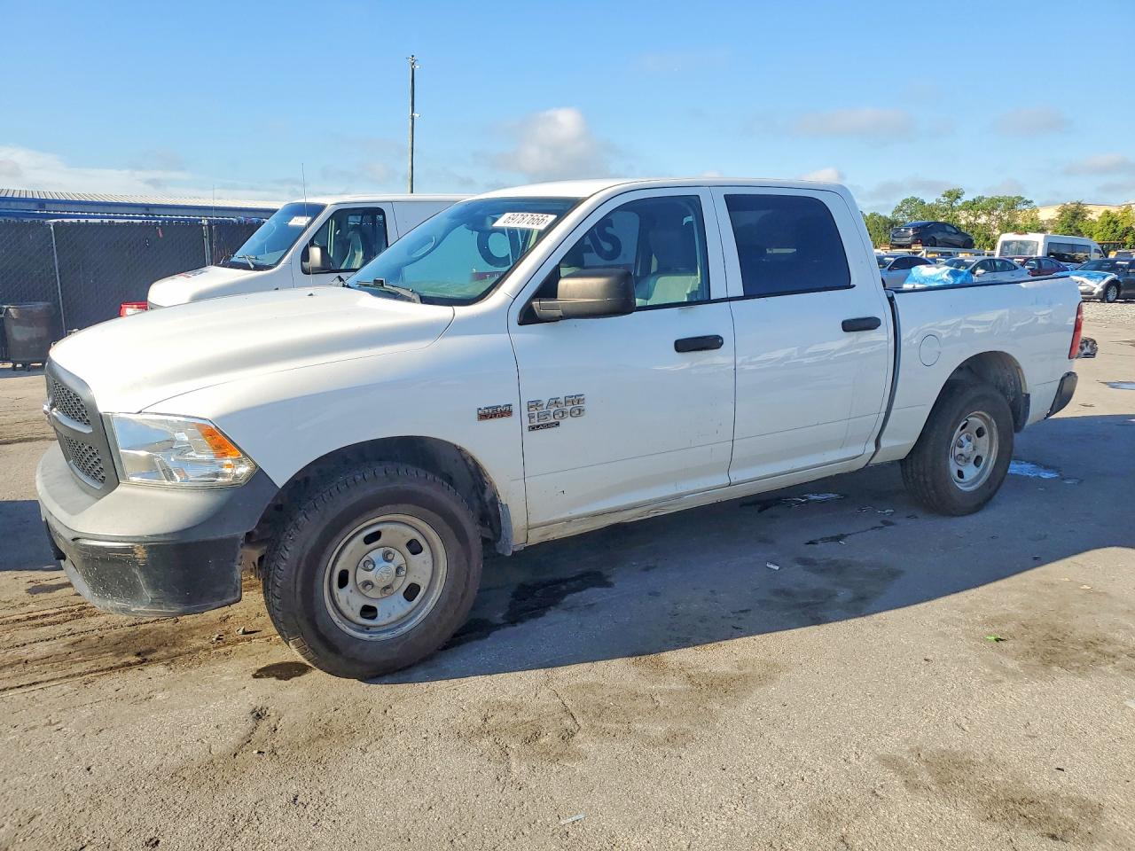 2019 RAM 1500 CLASSIC Tradesman, ST — Front 3/4