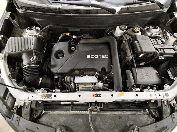 2020 CHEVROLET EQUINOX LS — Engine bay