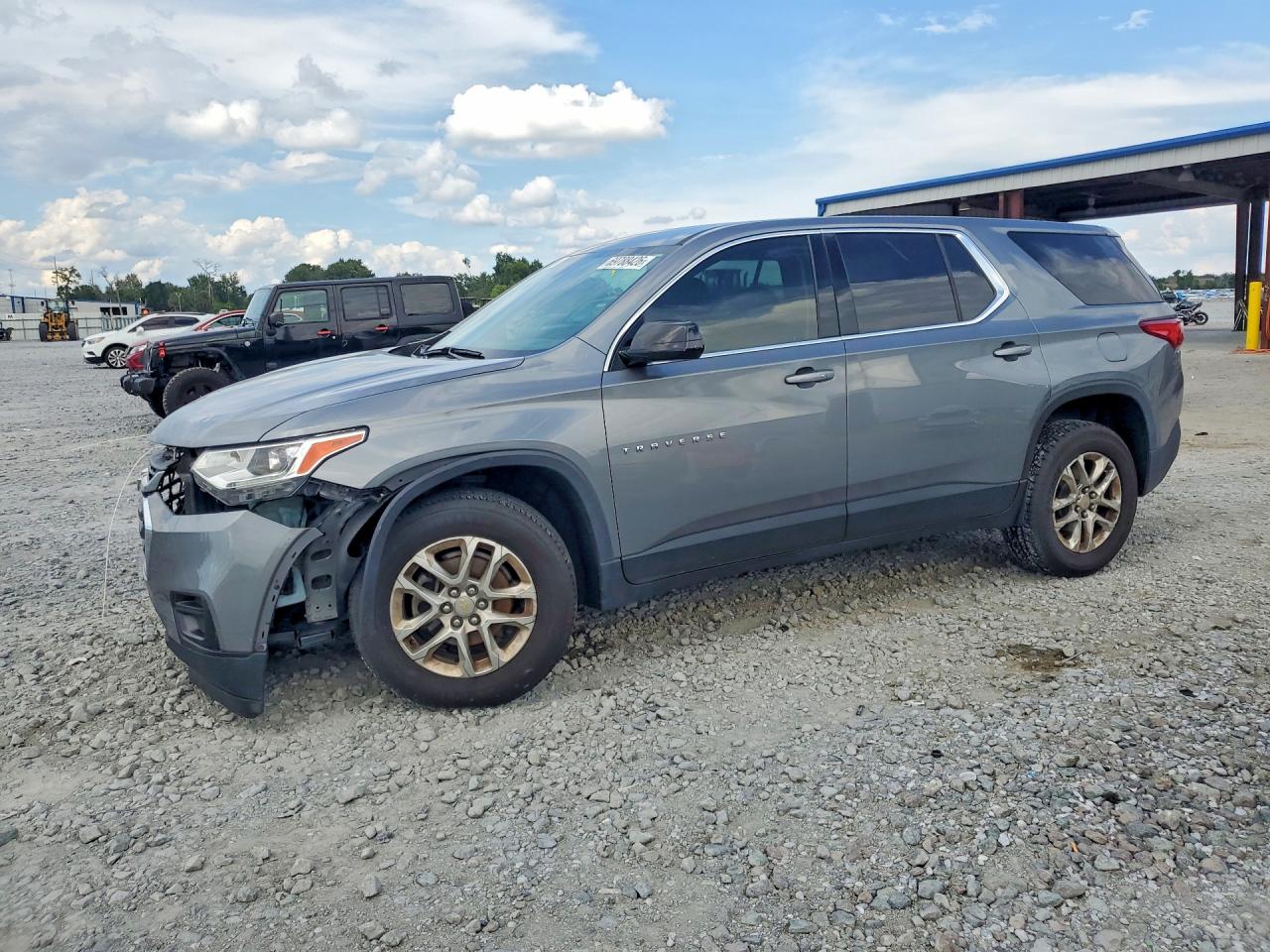 2020 CHEVROLET TRAVERSE LS — Front 3/4