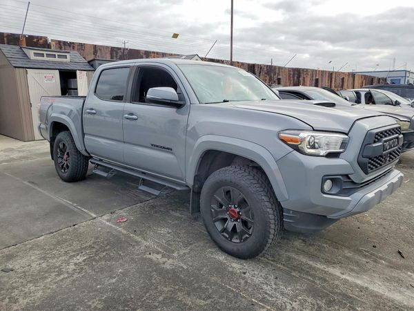 2020 TOYOTA TACOMA SR5 — Passenger 3/4