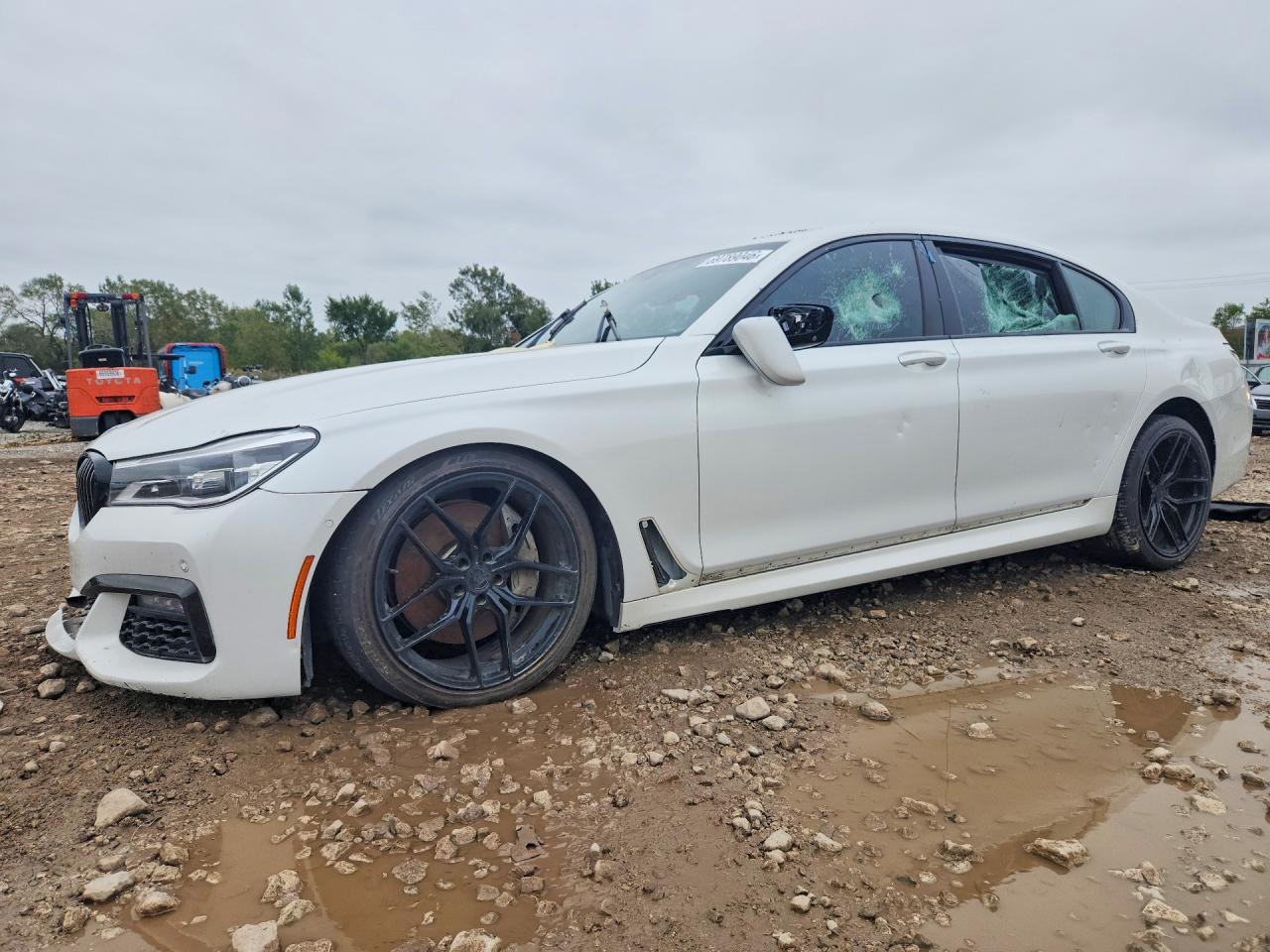2017 BMW 7 SERIES xDrive — Front 3/4