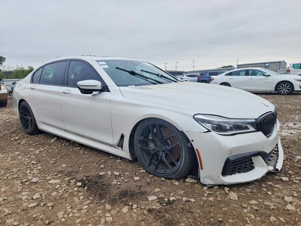 2017 BMW 7 SERIES xDrive — Passenger 3/4