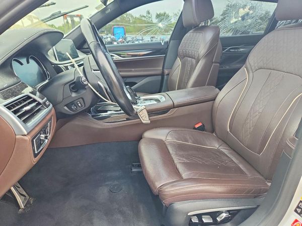 2017 BMW 7 SERIES xDrive — DENT