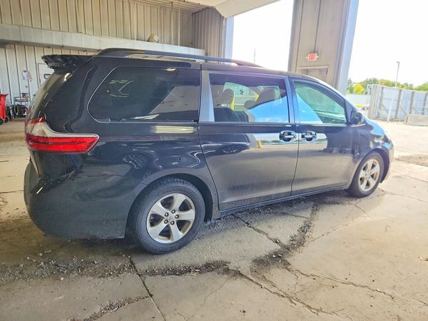 2015 TOYOTA SIENNA — PSRA