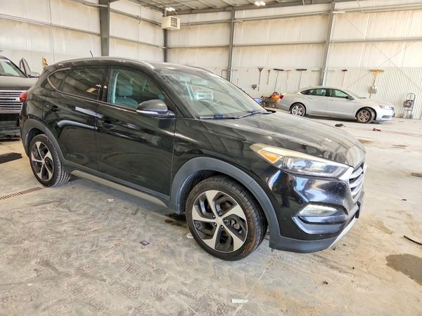 2017 HYUNDAI TUCSON — Passenger 3/4