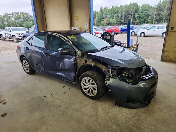 2018 TOYOTA COROLLA L/LE/SE/XLE/XSE — Passenger 3/4
