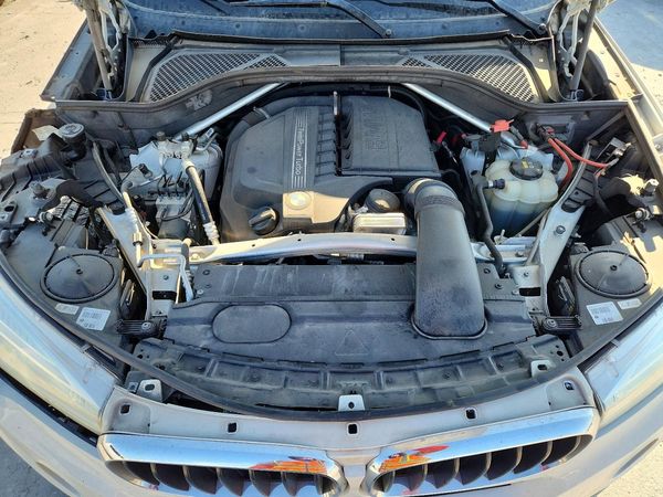 2016 BMW X5 xDrive35i — Engine bay