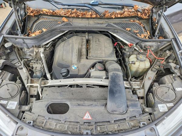 2016 BMW X5 xDrive35i — Engine bay