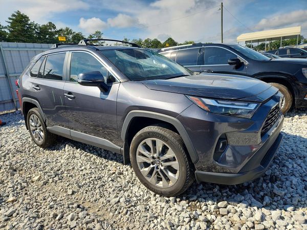 2024 TOYOTA RAV4 XLE Premium — Passenger 3/4