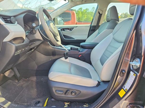 2024 TOYOTA RAV4 XLE Premium — DENT