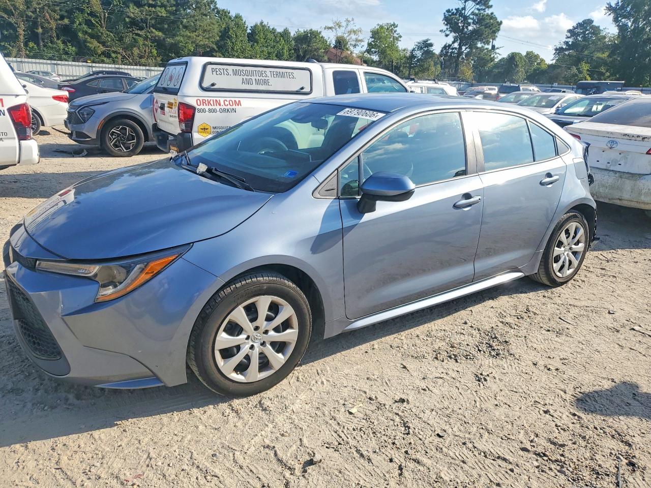 2021 TOYOTA COROLLA LE — Front 3/4