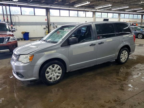 2019 DODGE GRAND CARAVAN SE — Front 3/4