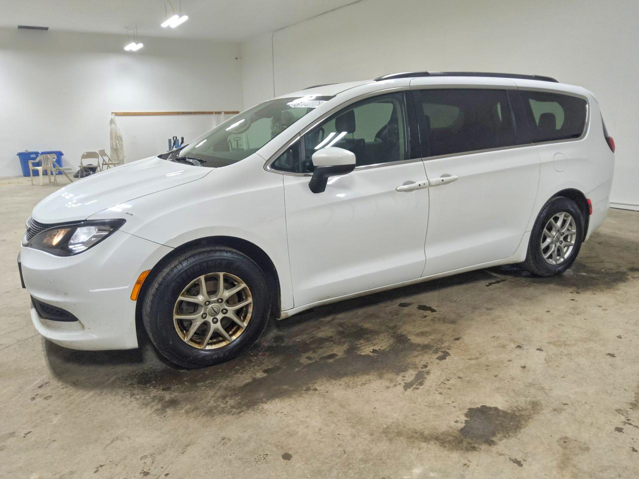 2021 CHRYSLER VOYAGER LXI — Front 3/4