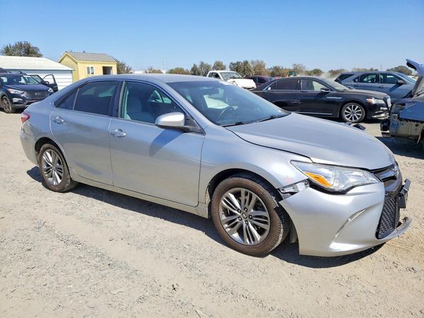 2016 TOYOTA CAMRY — Passenger 3/4