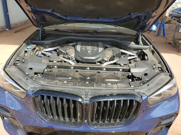 2022 BMW X5 M50i — Engine bay