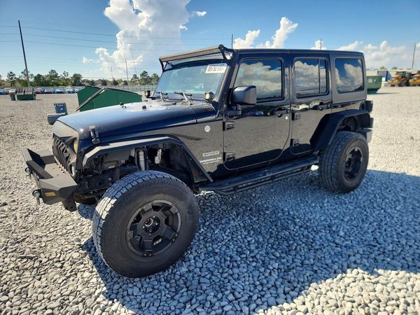 2016 JEEP WRANGLER UNLIMITED — Front 3/4
