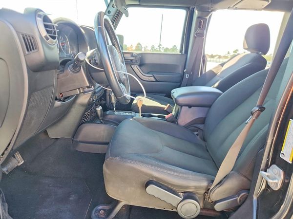 2016 JEEP WRANGLER UNLIMITED — DENT