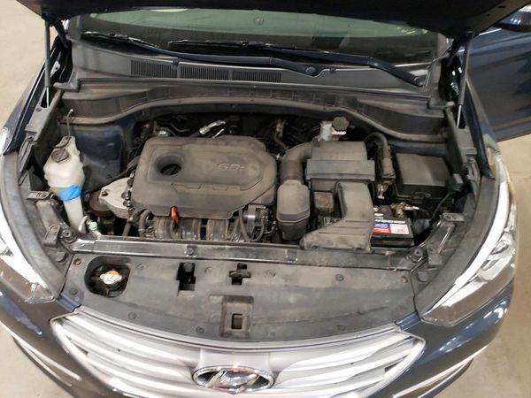 2018 HYUNDAI SANTA FE — Engine bay