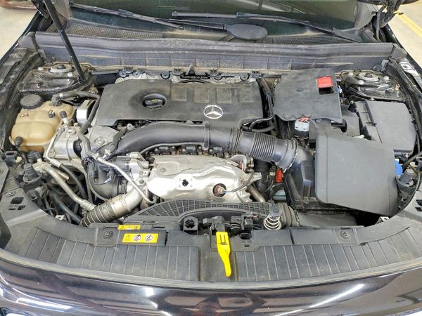 2020 MERCEDES-BENZ GLB GLB250 — Engine bay