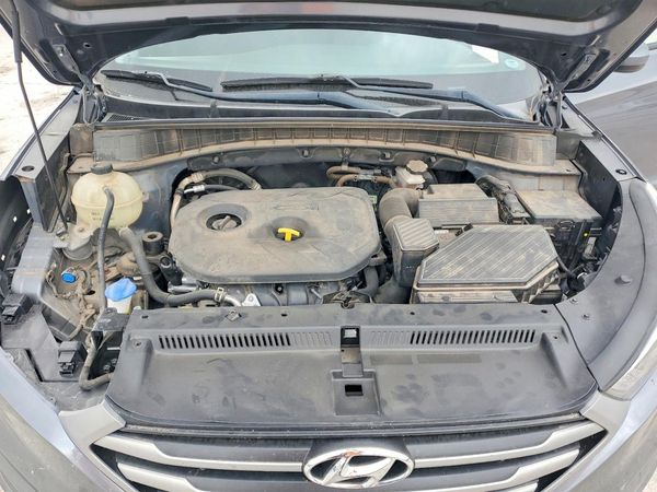2017 HYUNDAI TUCSON — Engine bay