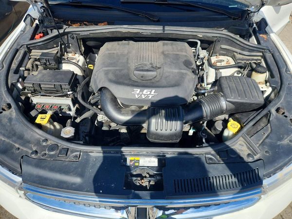 2013 DODGE DURANGO SXT — Engine bay