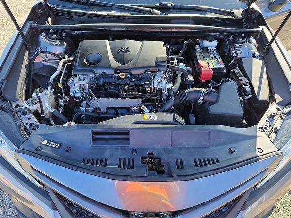 2020 TOYOTA CAMRY — Engine bay