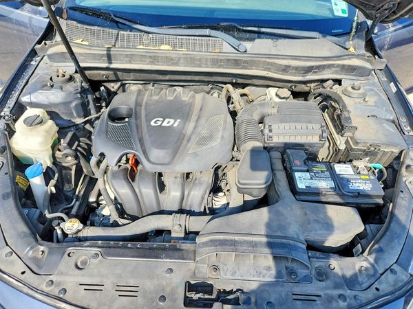 2015 KIA OPTIMA GL(Middle-low grade) — Engine bay