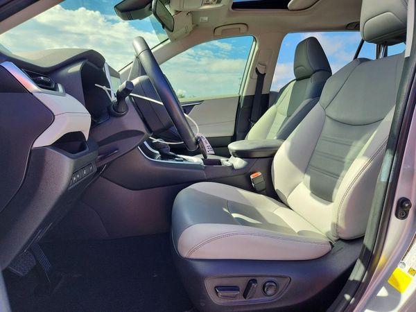 2024 TOYOTA RAV4 XLE Premium — DENT