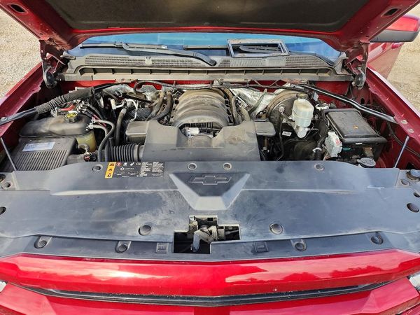 2018 CHEVROLET SILVERADO LT — Engine bay