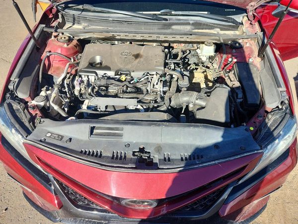 2018 TOYOTA CAMRY XSE — Engine bay