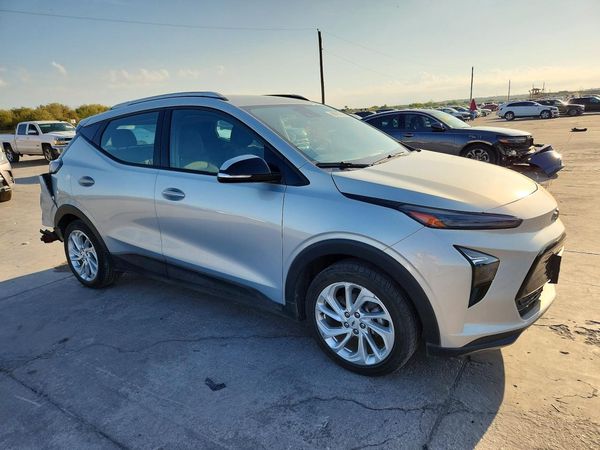 2023 CHEVROLET BOLT LT — Passenger 3/4