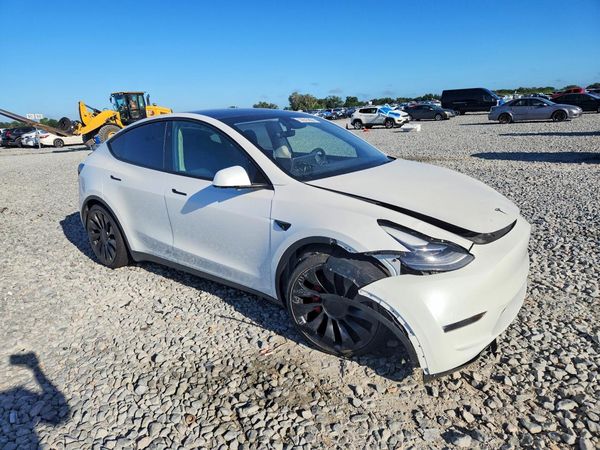 2025 TESLA MODEL Y — Passenger 3/4