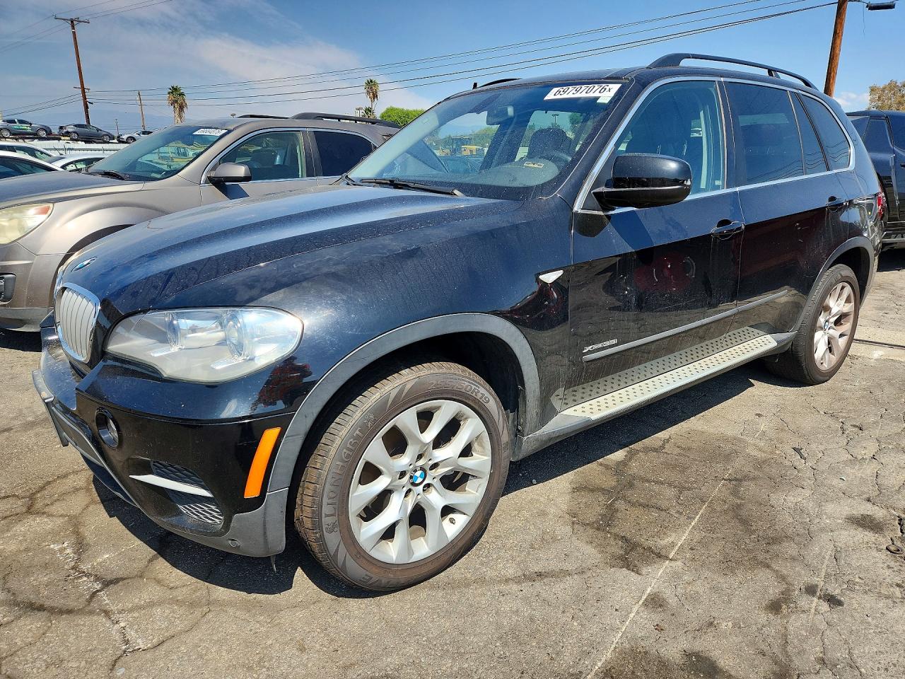 2013 BMW X5 xDrive35i — Front 3/4